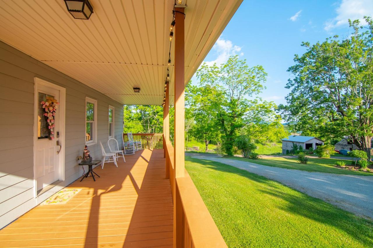 Newly Remodeled Luxury Cottage With Mountain Views Sparta Extérieur photo